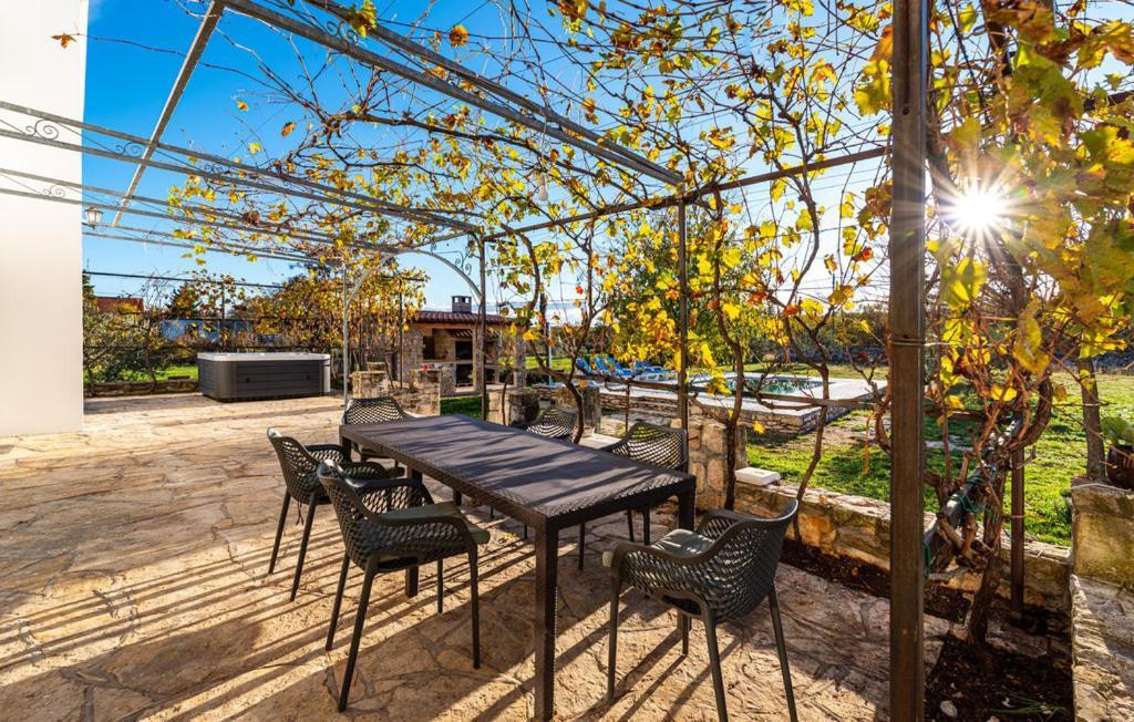 Semesterbostad Mandorla With Private Pool Zadar